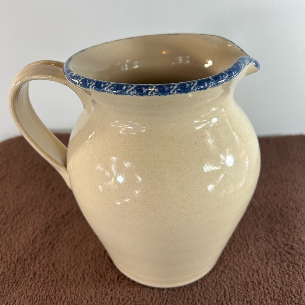 Home and Garden Stoneware hummingbird in heart pitcher 1999 - Picture 2 of 8